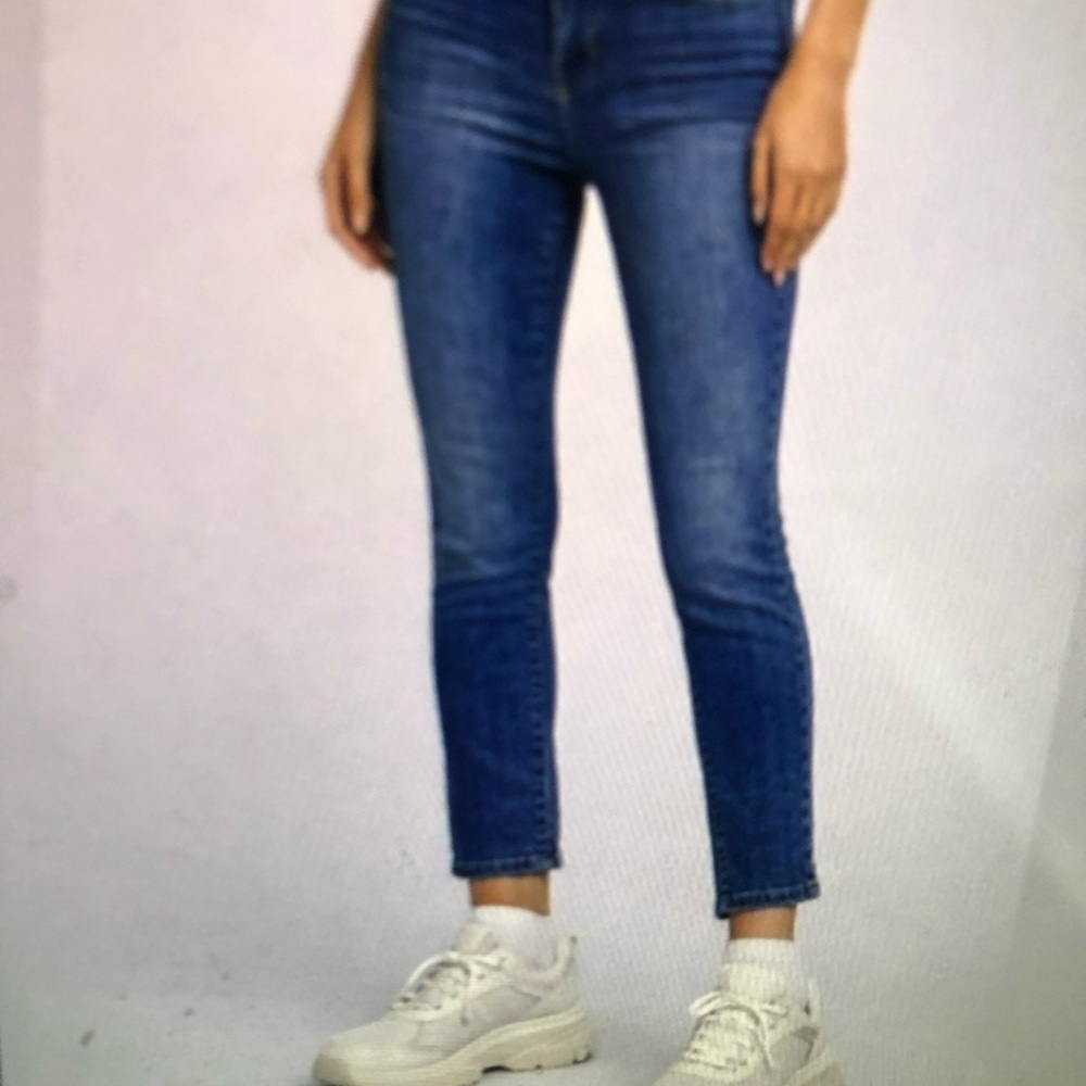 Dolce & Gabbana Audrey Queen Slim Ankle Jeans in Blue Denim with Patch - Picture 2 of 14